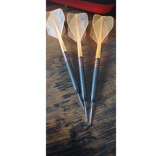 Mission Darts mit Condor Axe Orange Spitzen nicht Orginal